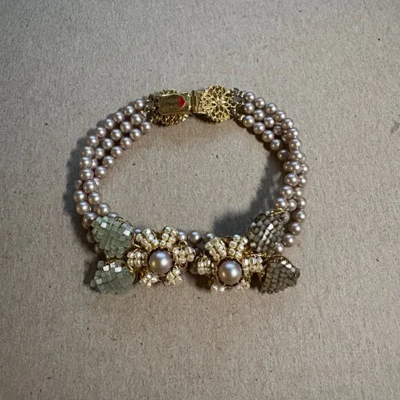 NWOT signed Miriam Haskell triple strand pearl and floral bead bracelet - Picture 2 of 9